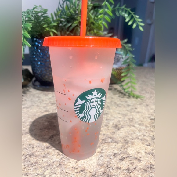 Set of four Starbucks Reusable cold cups - Picture 4 of 8